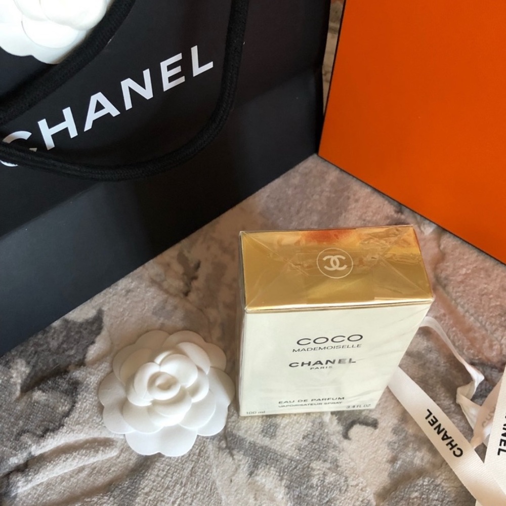 Chanel: Coco Mademoiselle - Picture 2 of 4